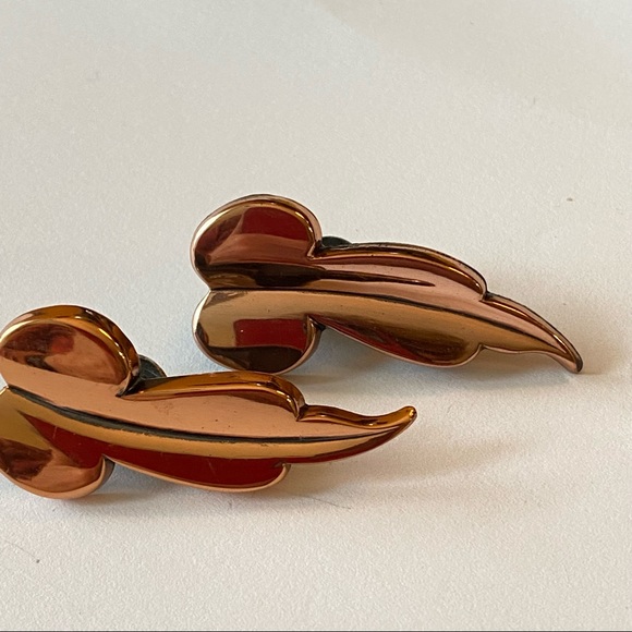 Renoir Copper Modernist Botanical Leaf Clip-On Earrings - Picture 7 of 9
